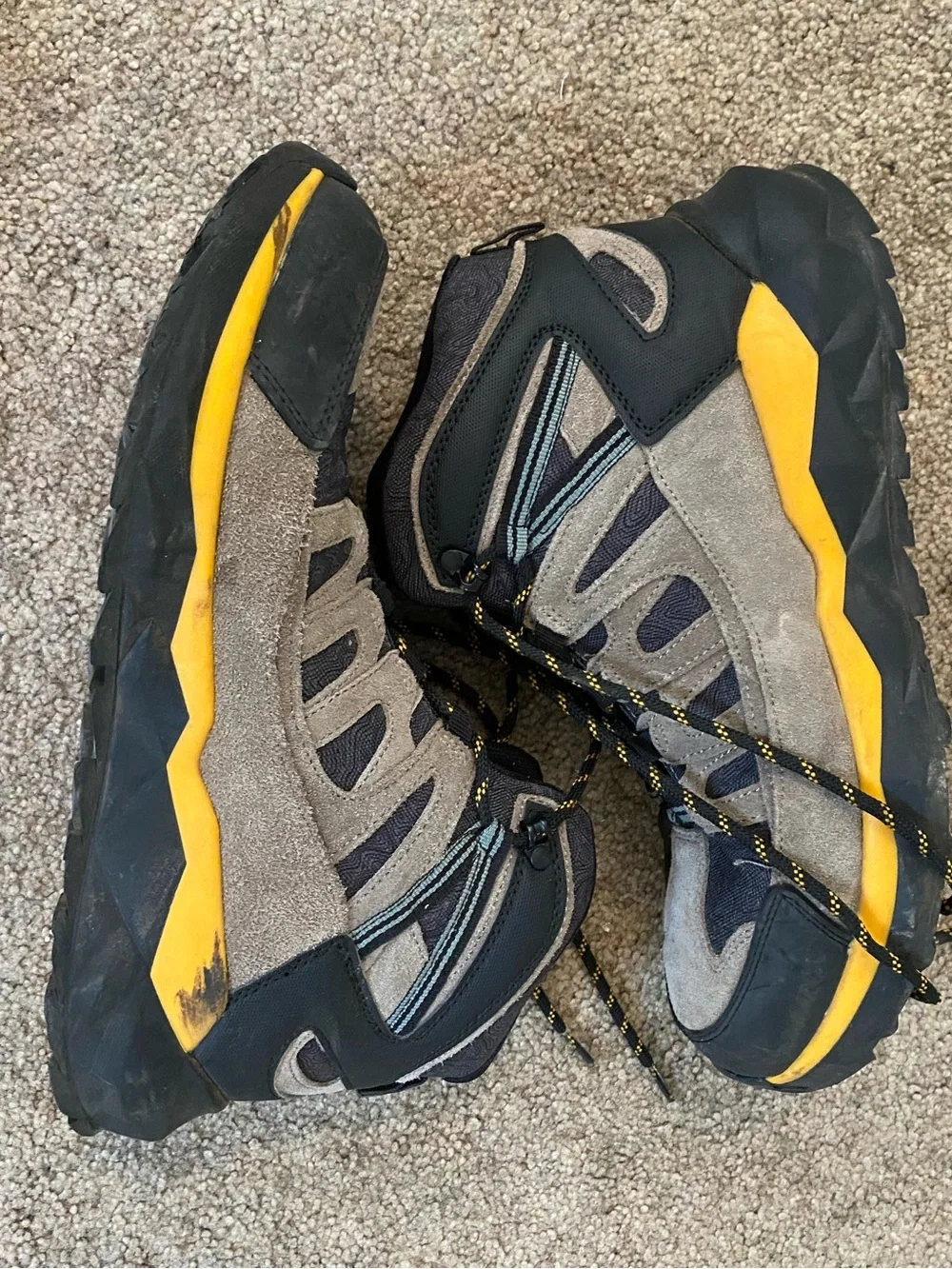 Hi tec Mens hiking boots size 10